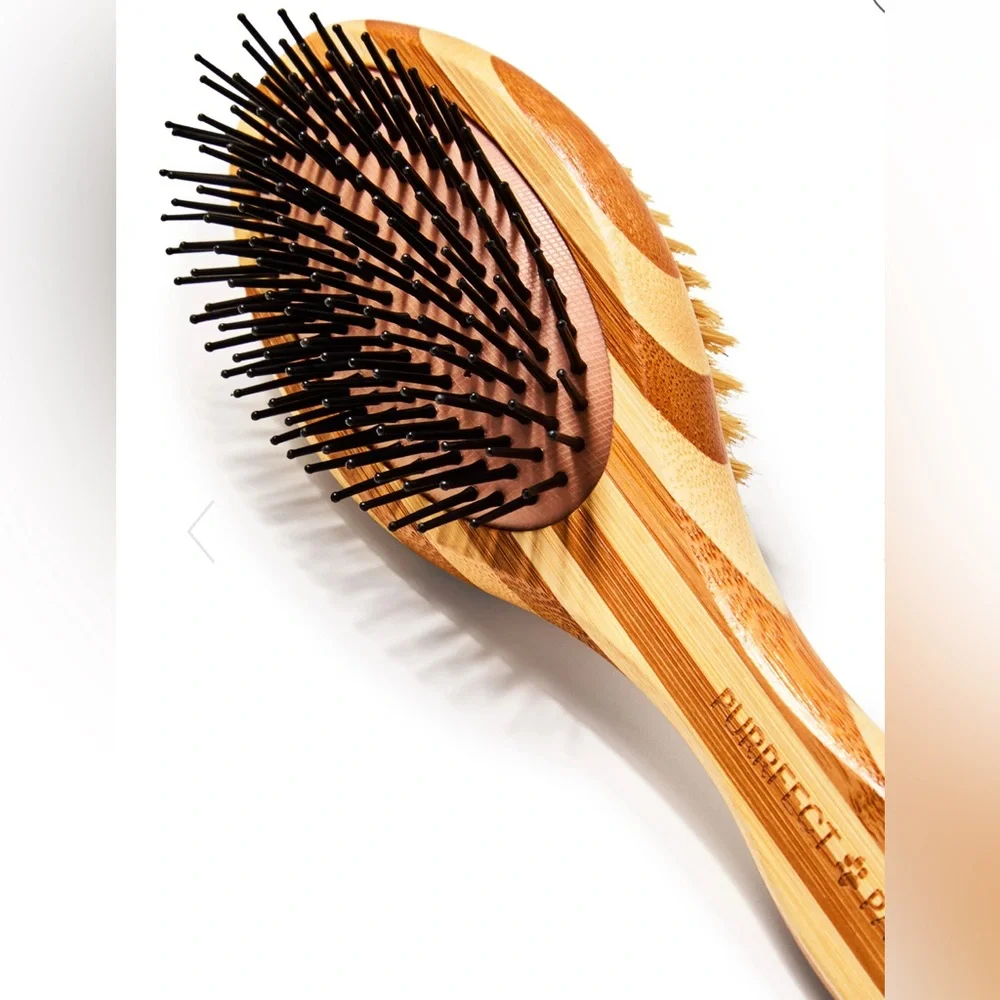Bath & Body Works Perfect Paws Pin and Bristle Brush🖤